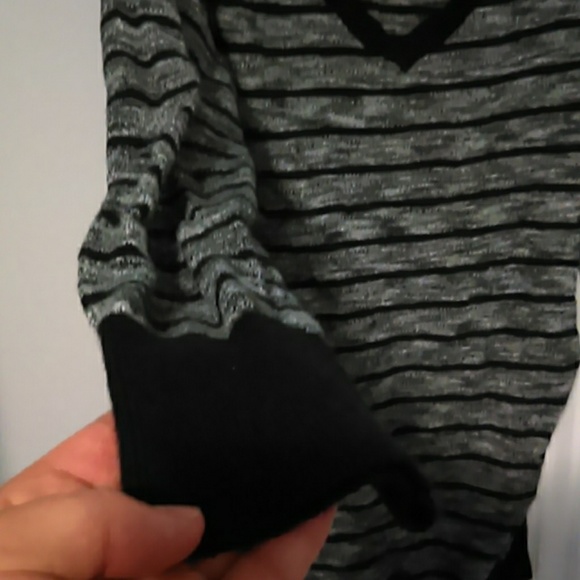 Maternity sweater - Picture 2 of 3